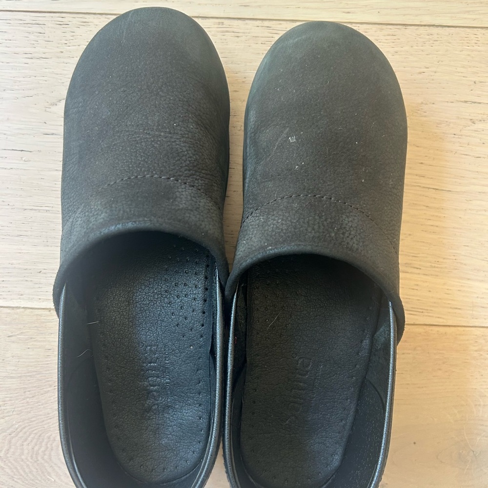 Suede sanita clogs